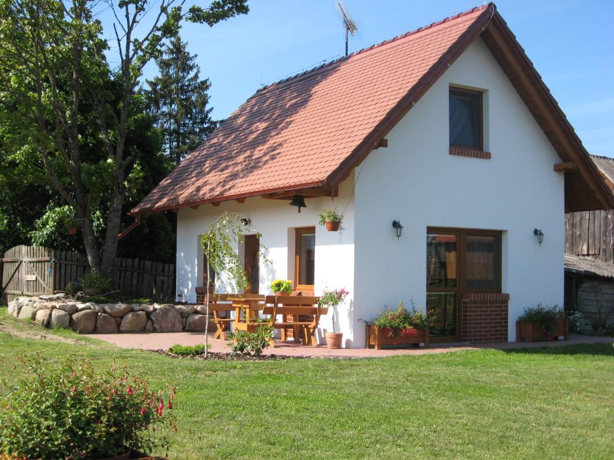 Domek Czerwony Kapturek Villa Plocice Exterior photo