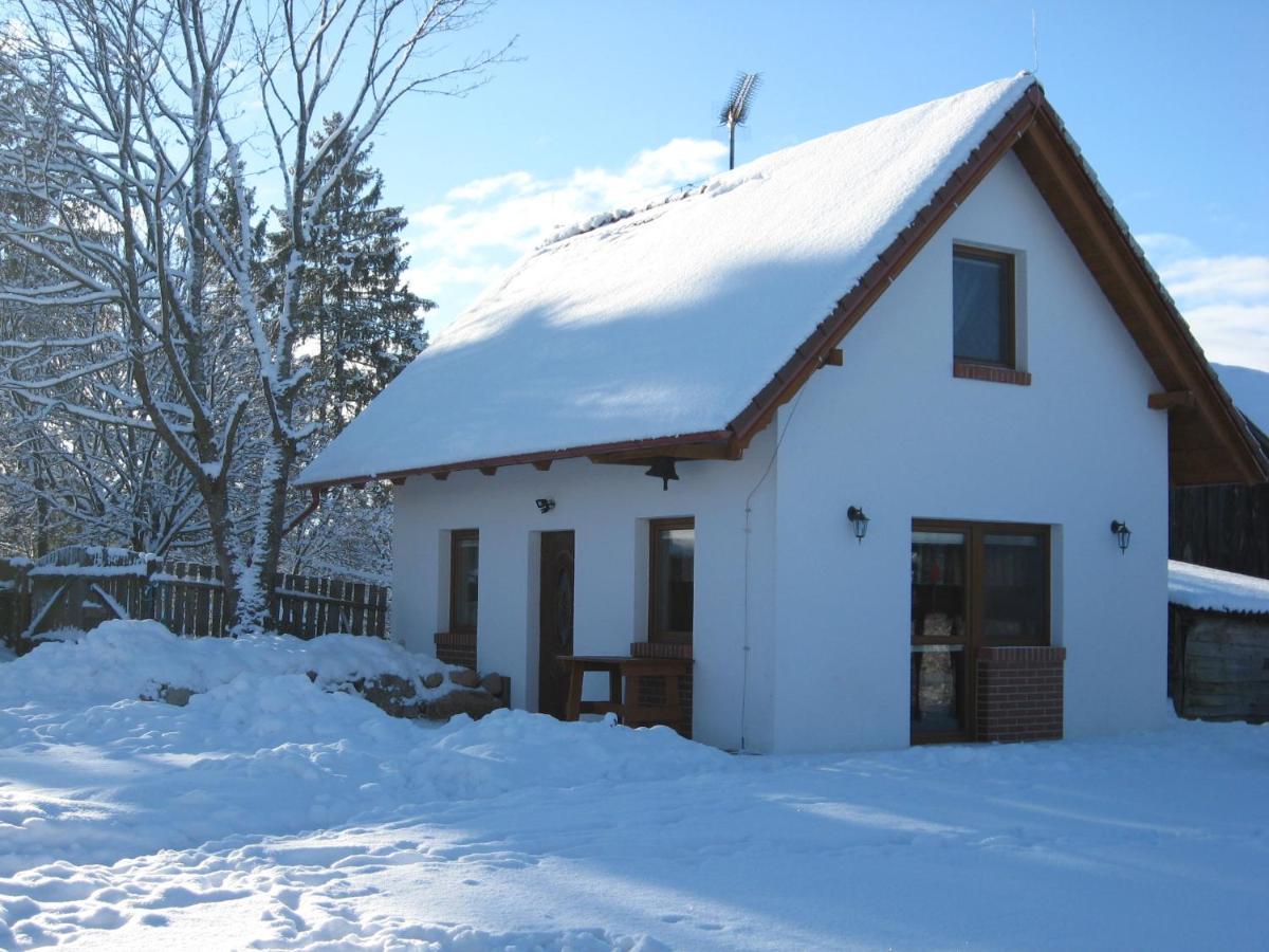 Domek Czerwony Kapturek Villa Plocice Exterior photo