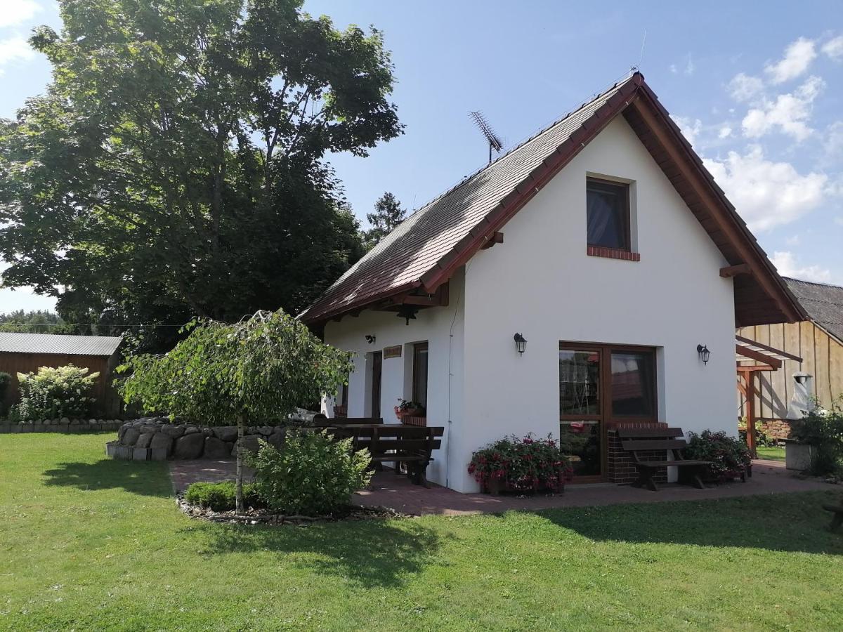 Domek Czerwony Kapturek Villa Plocice Exterior photo